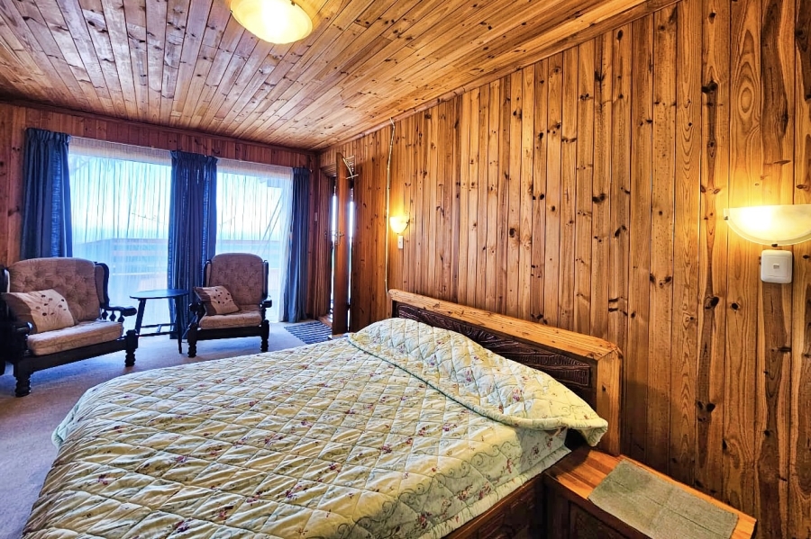 4 Bedroom Property for Sale in Herolds Bay Western Cape